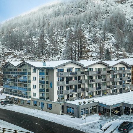 Hotel Kristall 사스-알마겔 외부 사진