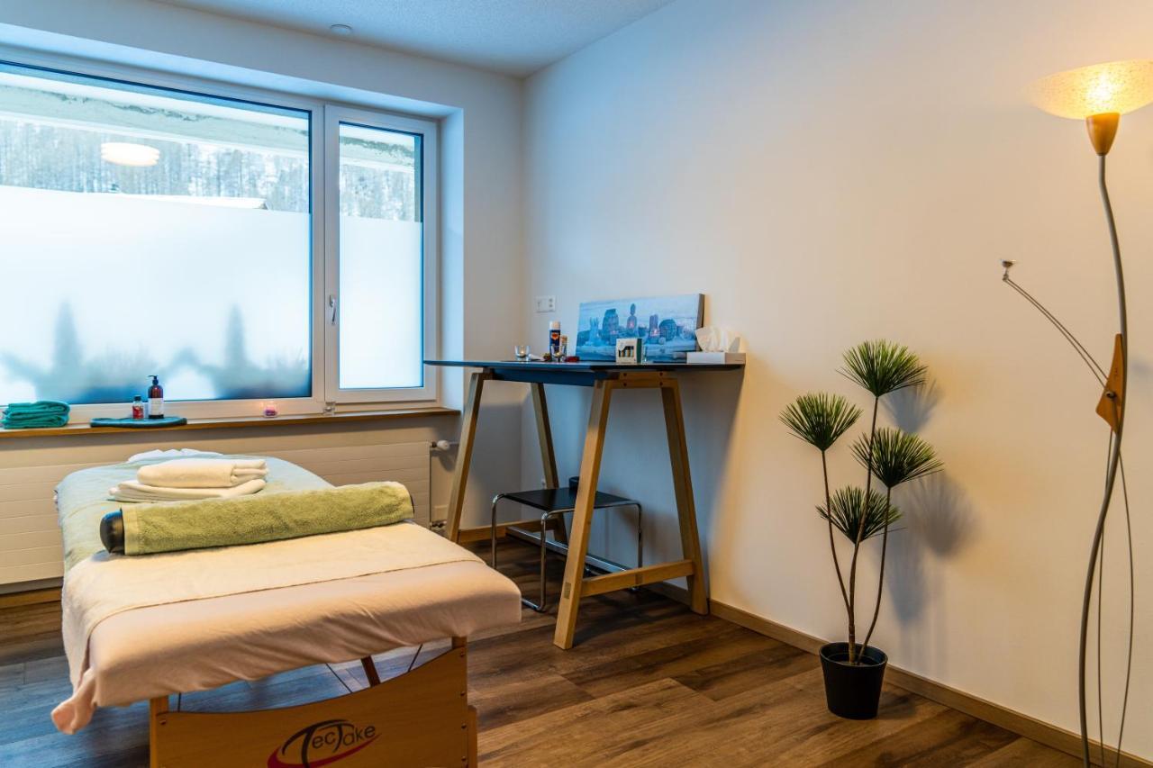 Hotel Kristall 사스-알마겔 외부 사진