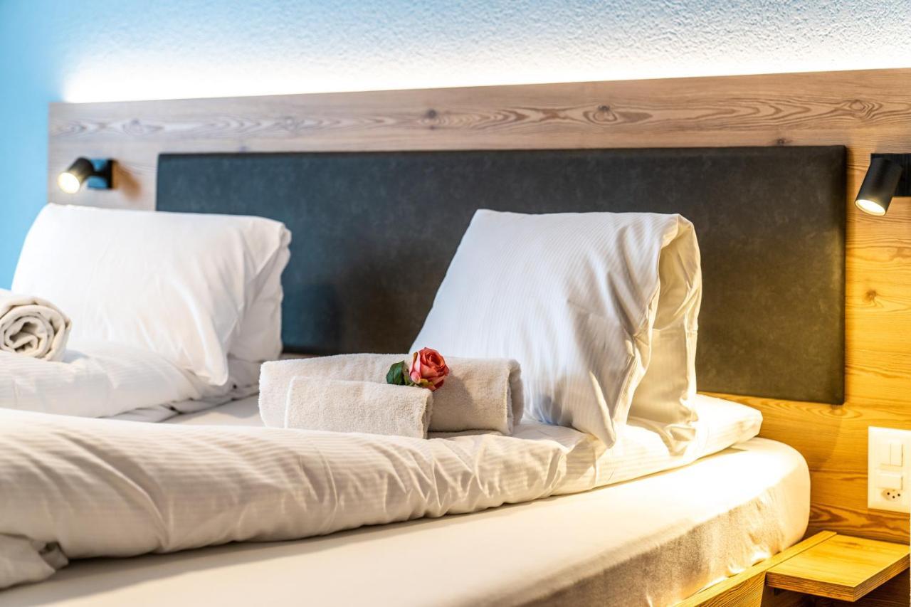 Hotel Kristall 사스-알마겔 외부 사진