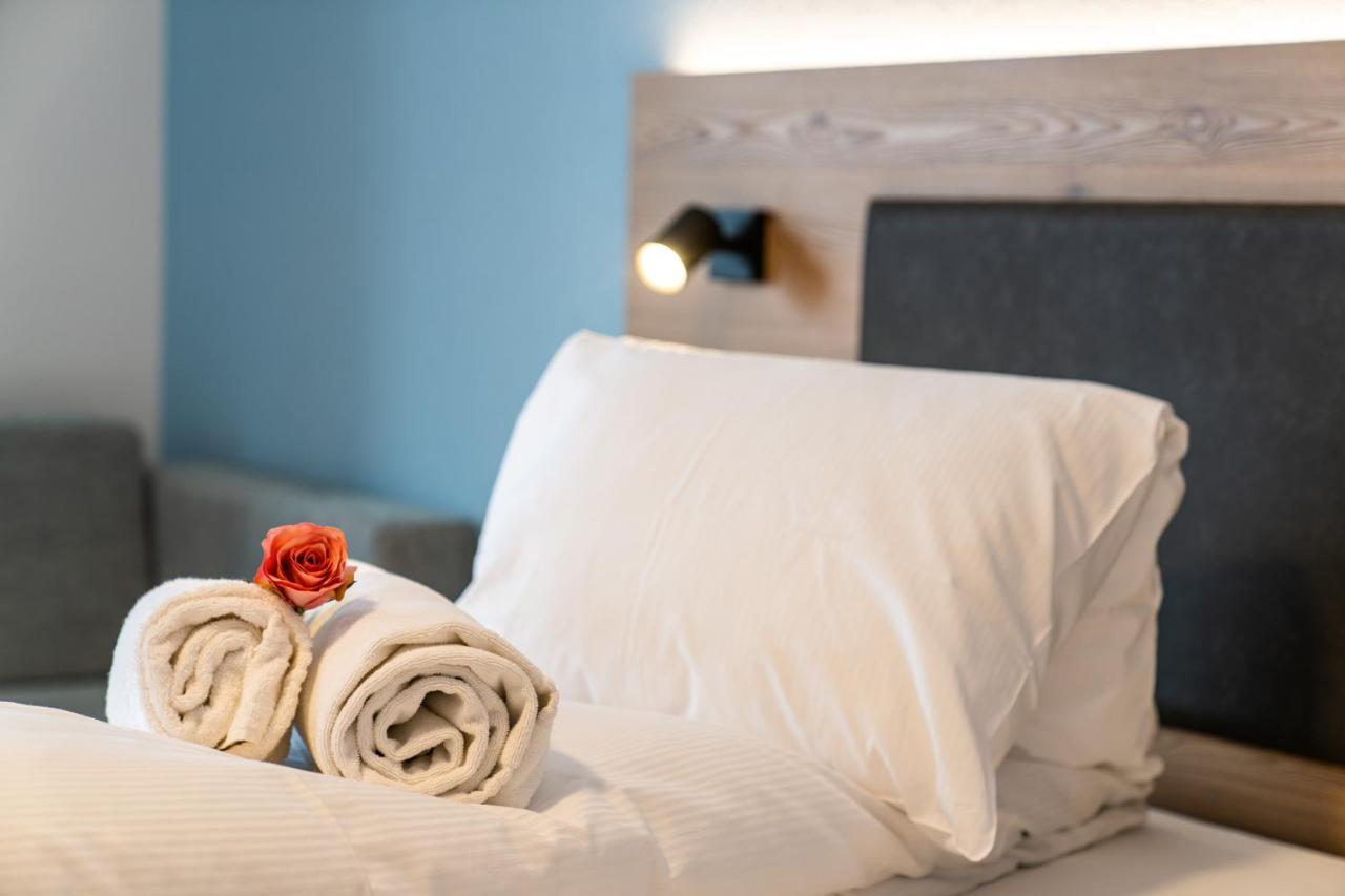 Hotel Kristall 사스-알마겔 외부 사진