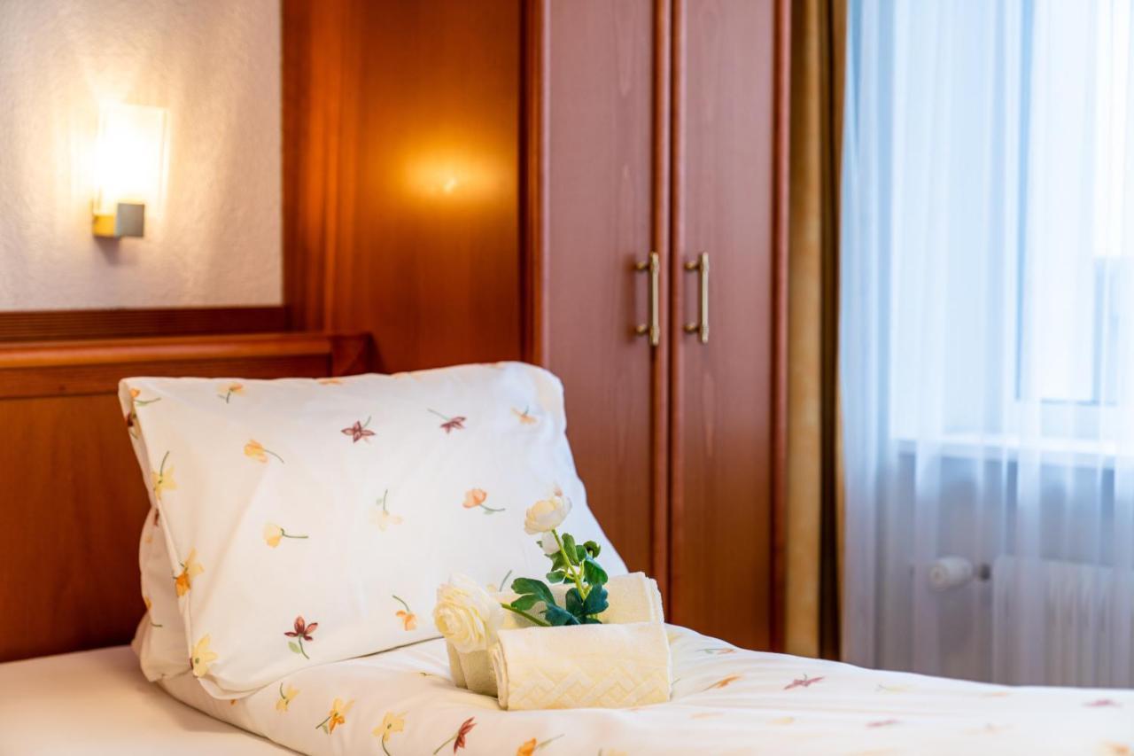 Hotel Kristall 사스-알마겔 외부 사진