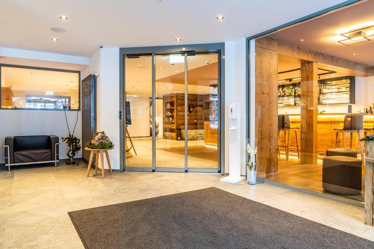 Hotel Kristall 사스-알마겔 외부 사진