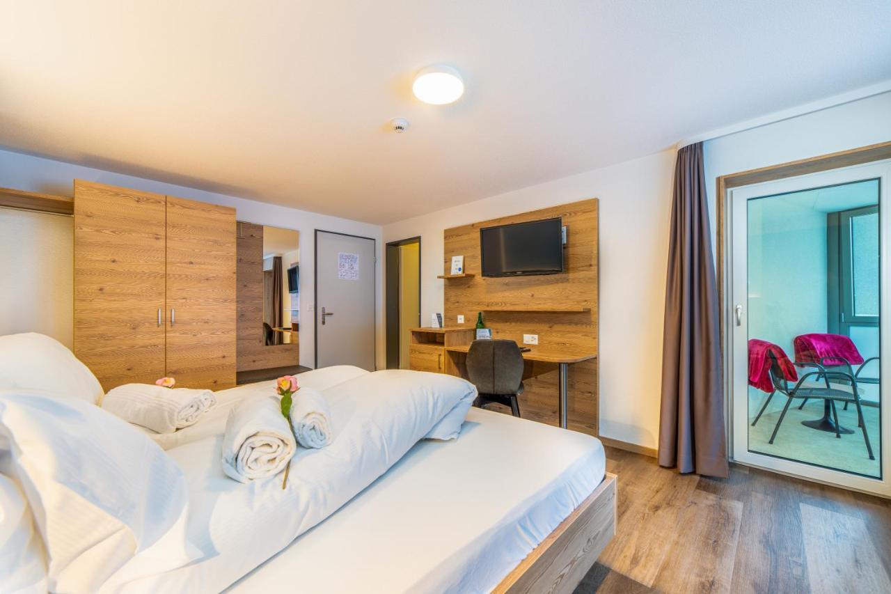 Hotel Kristall 사스-알마겔 외부 사진
