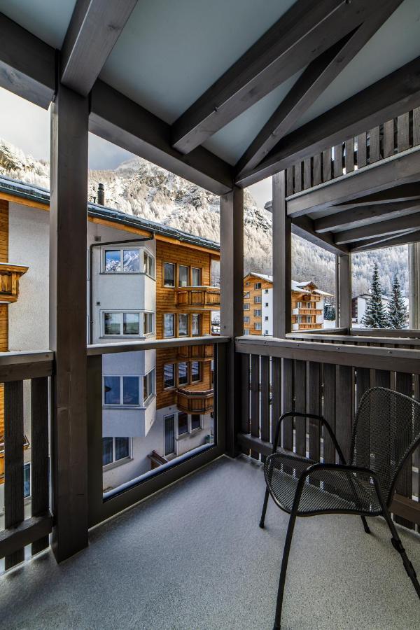 Hotel Kristall 사스-알마겔 외부 사진
