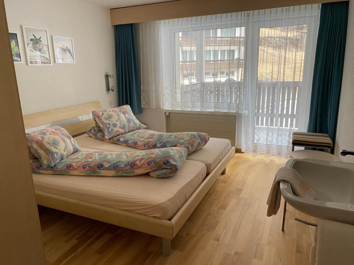 Hotel Kristall 사스-알마겔 외부 사진