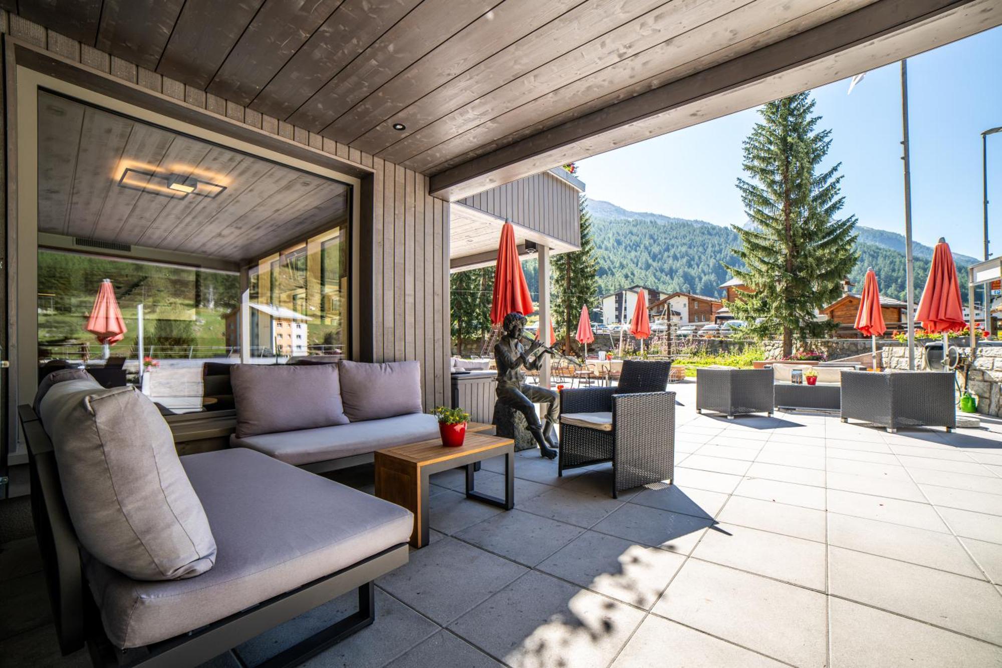Hotel Kristall 사스-알마겔 외부 사진